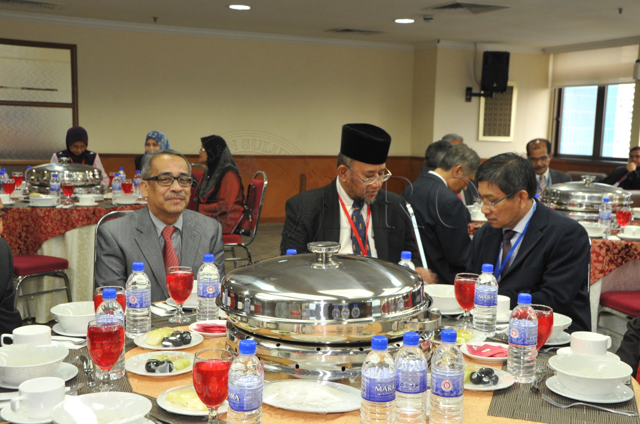 PRO 14 37 MARA PRO 4668